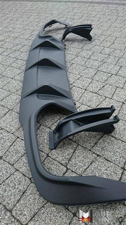 Diffusore d'aria per paraurti posteriore Mercedes W204 AMG Look duo